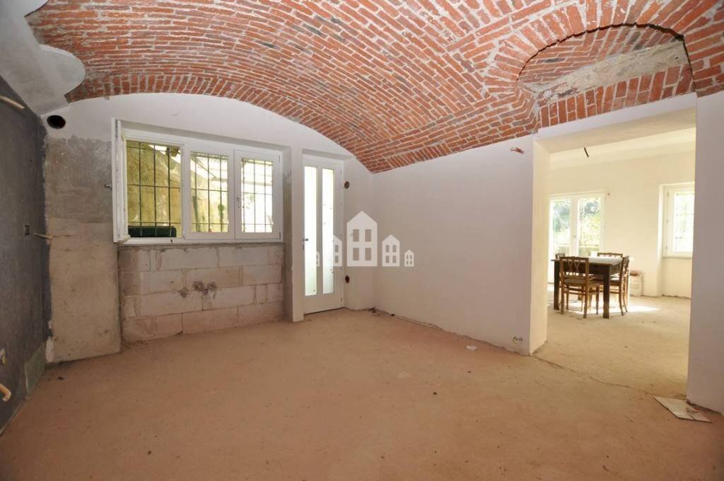 Stanza non arredata - Independent house via Galimberti, 40, Cuorgnè - photo 2