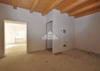 Stanza non arredata - Independent house via Galimberti, 40, Cuorgnè - photo 17