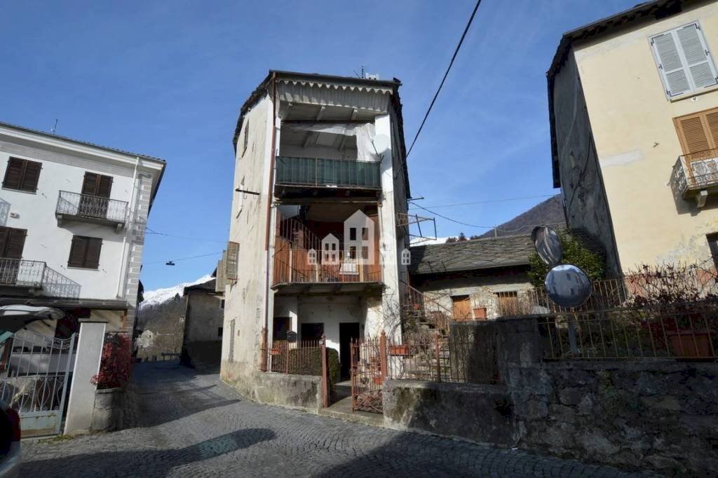 Facciata - Four-room apartment via Monte Marzo, 100, Valchiusa - photo 2