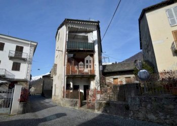 Facciata - Four-room apartment via Monte Marzo, 100, Valchiusa - photo 2