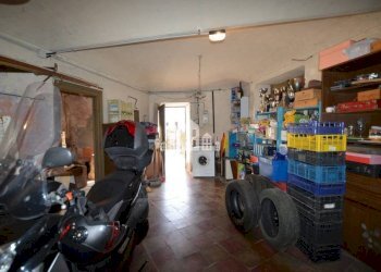 Interno non residenziale - Four-room apartment via Monte Marzo, 100, Valchiusa - photo 19