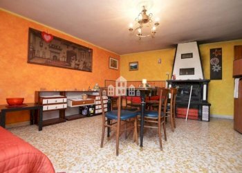 Salone - Three-room apartment via Miniere, 4, Traversella - photo 1