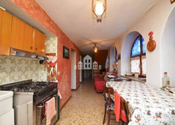 Cucina - Three-room apartment via Miniere, 4, Traversella - photo 10