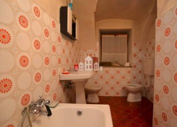 Bagno - Three-room apartment via Miniere, 4, Traversella - photo 12