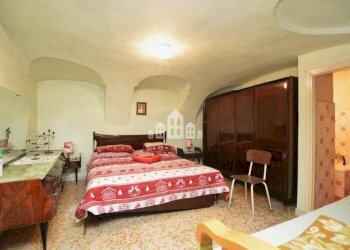 Camera da letto - Three-room apartment via Miniere, 4, Traversella - photo 14