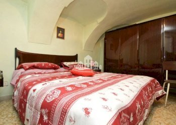 Camera da letto - Three-room apartment via Miniere, 4, Traversella - photo 16