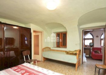 Camera da letto - Three-room apartment via Miniere, 4, Traversella - photo 17