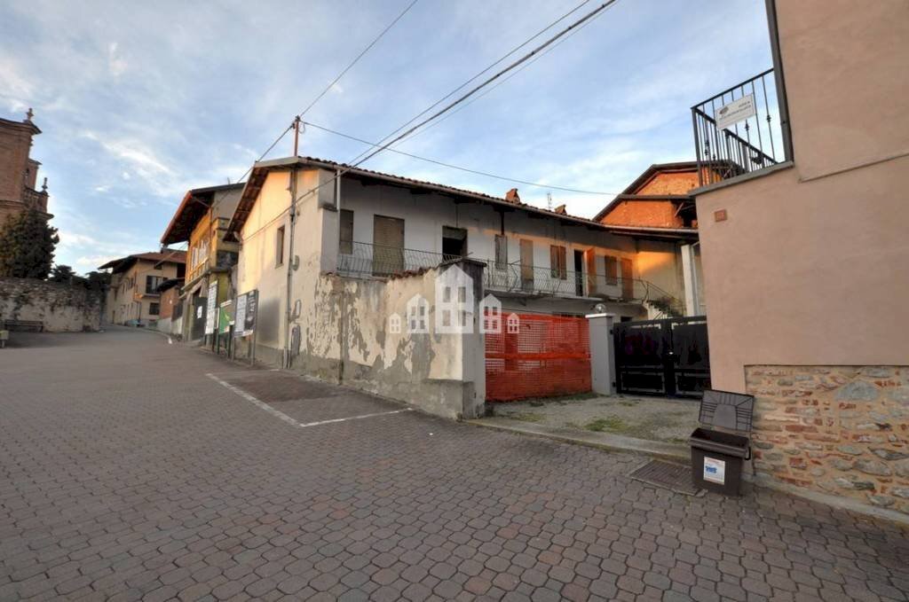 Independent house piazza della Chiesa, 6, Bairo - photo 1