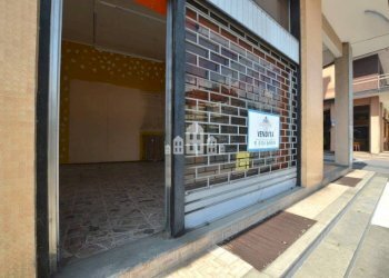 Ingresso - Shop via Michelangelo, 1, Cuorgnè - photo 2