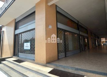 Zona - Shop via Michelangelo, 1, Cuorgnè - photo 3