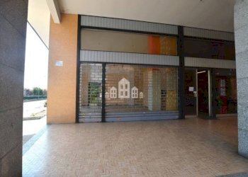 Facciata - Shop via Michelangelo, 1, Cuorgnè - photo 15