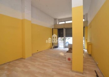 Interno non residenziale - Shop via Matteotti, 8, Salassa - photo 4