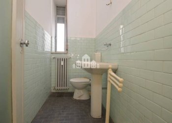 Bagno - Shop via Matteotti, 8, Salassa - photo 8