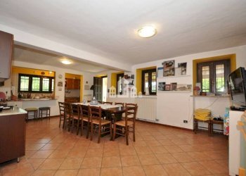 Salone - Villa frazione capriolo, snc, Castellamonte - photo 19