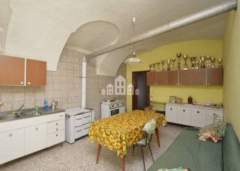 Cucina - Casa indipendente vicolo Boggio, 12, San Giorgio Canavese - foto 4