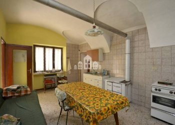 Cucina - Casa indipendente vicolo Boggio, 12, San Giorgio Canavese - foto 5