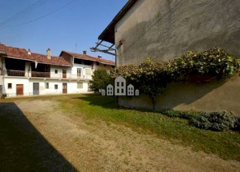 Giardino - Casa indipendente vicolo Boggio, 12, San Giorgio Canavese - foto 42
