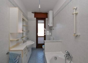 Bagno - Trilocale corso Roma, 13, Cuorgnè - foto 9