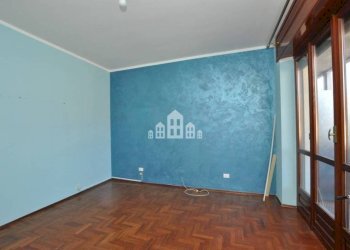 Camera da letto - Trilocale corso Roma, 13, Cuorgnè - foto 11