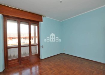 Camera da letto - Trilocale corso Roma, 13, Cuorgnè - foto 12