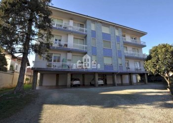 Facciata - Appartamento viale Losego, 6, Rivarolo Canavese - foto 1