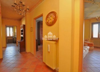 Corridoio - Appartamento viale Losego, 6, Rivarolo Canavese - foto 6