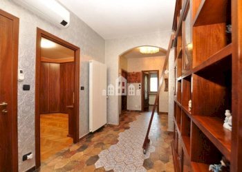 Corridoio - Casa indipendente via Angelo Barengo, 11, Castellamonte - foto 10