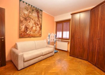 Camera da letto - Casa indipendente via Angelo Barengo, 11, Castellamonte - foto 12