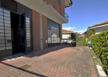 Cortile interno - Casa indipendente via Angelo Barengo, 11, Castellamonte - foto 22