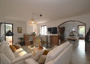 Salone - Casa indipendente Frazione Lombarnero, 16, Canischio - foto 3