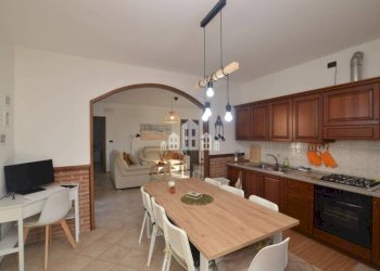 Cucina - Casa indipendente Frazione Lombarnero, 16, Canischio - foto 9