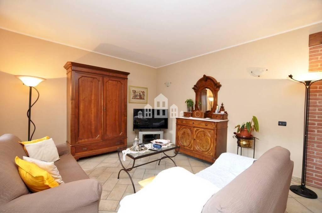 Salone - Quadrilocale via Mazzini, 7, Cuorgnè - foto 2