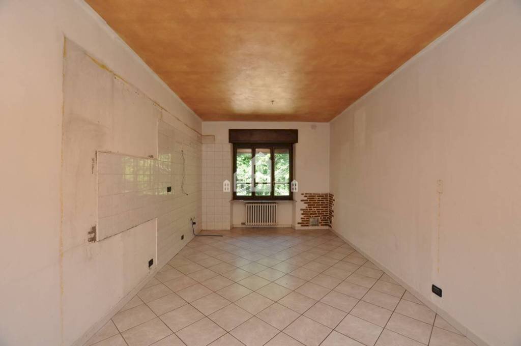 Salone - Villa Località San Giuseppe, 27, Cuorgnè - photo 3