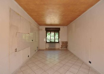 Salone - Villa Località San Giuseppe, 27, Cuorgnè - photo 3