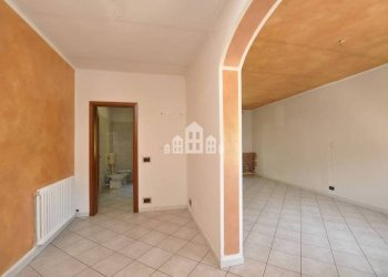 Stanza non arredata - Villa Località San Giuseppe, 27, Cuorgnè - photo 9