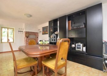 Salone - Casa indipendente Regione Monti, snc, Val di Chy - foto 8