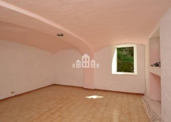 Stanza non arredata - Casa indipendente Regione Monti, snc, Val di Chy - foto 34