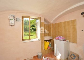 Lavanderia - Casa indipendente Regione Monti, snc, Val di Chy - foto 41