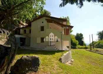 Giardino - Casa indipendente Regione Monti, snc, Val di Chy - foto 46