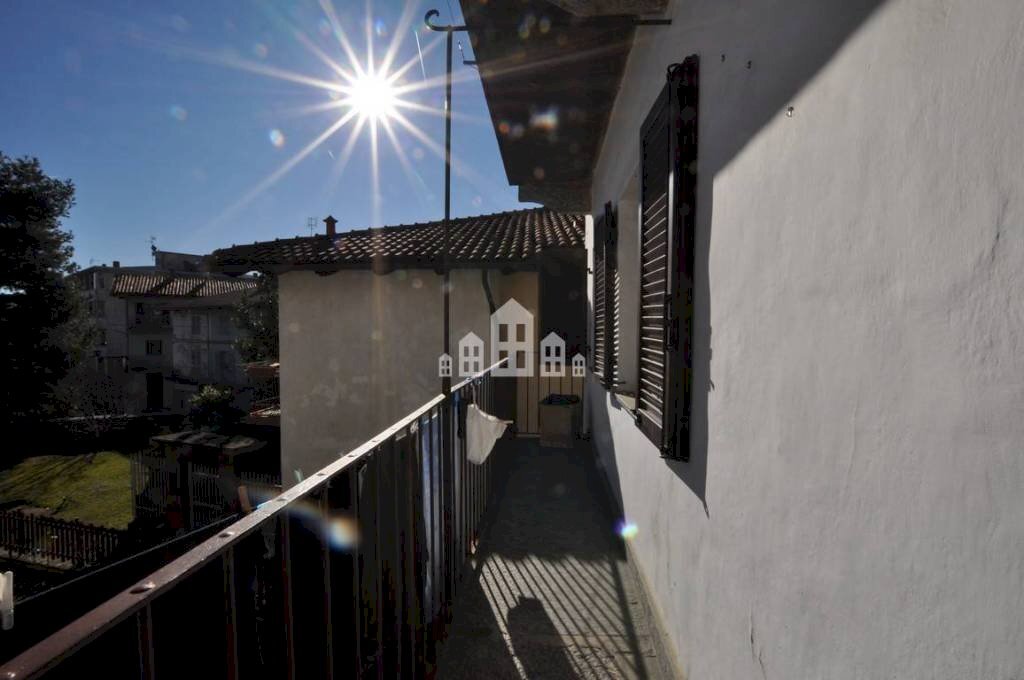 Terrazzo - Trilocale piazza Monte Grappa, 14, Cuorgnè - foto 2