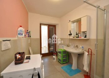 Bagno - Trilocale piazza Monte Grappa, 14, Cuorgnè - foto 7