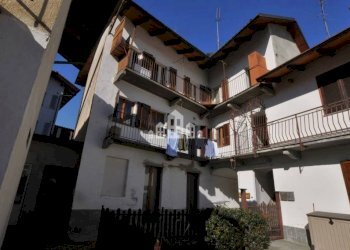 Facciata - Trilocale piazza Monte Grappa, 14, Cuorgnè - foto 16