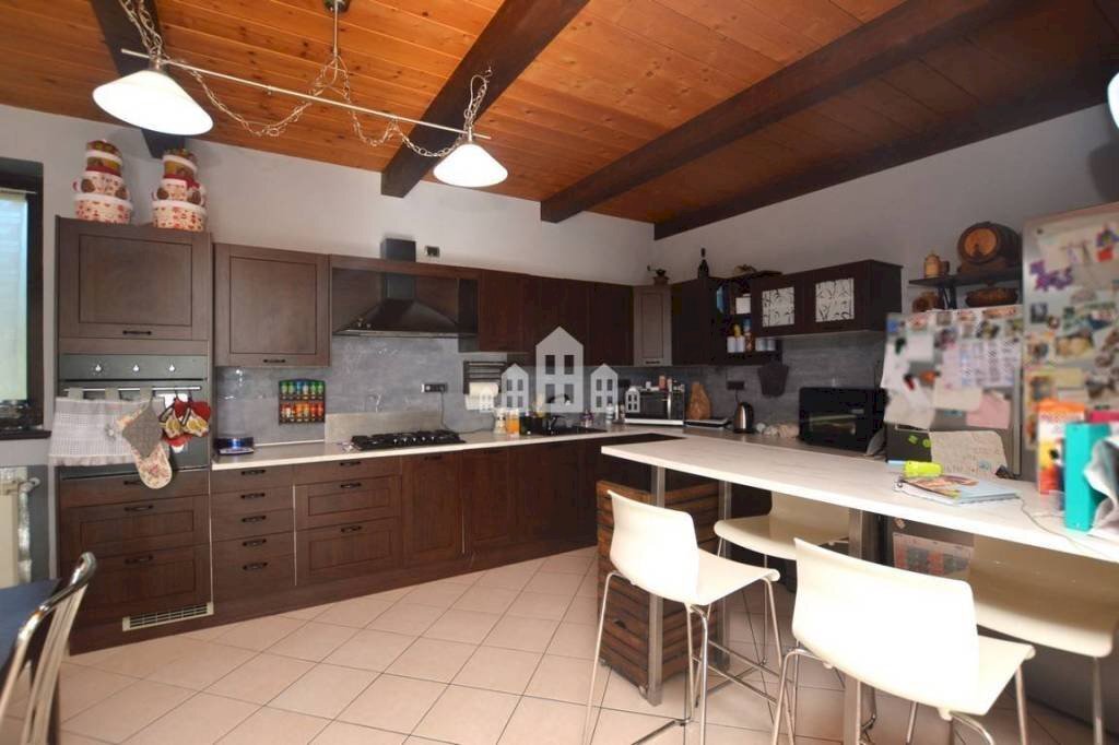 Cucina - Casa indipendente Frazione Braida, 22, Canischio - foto 2