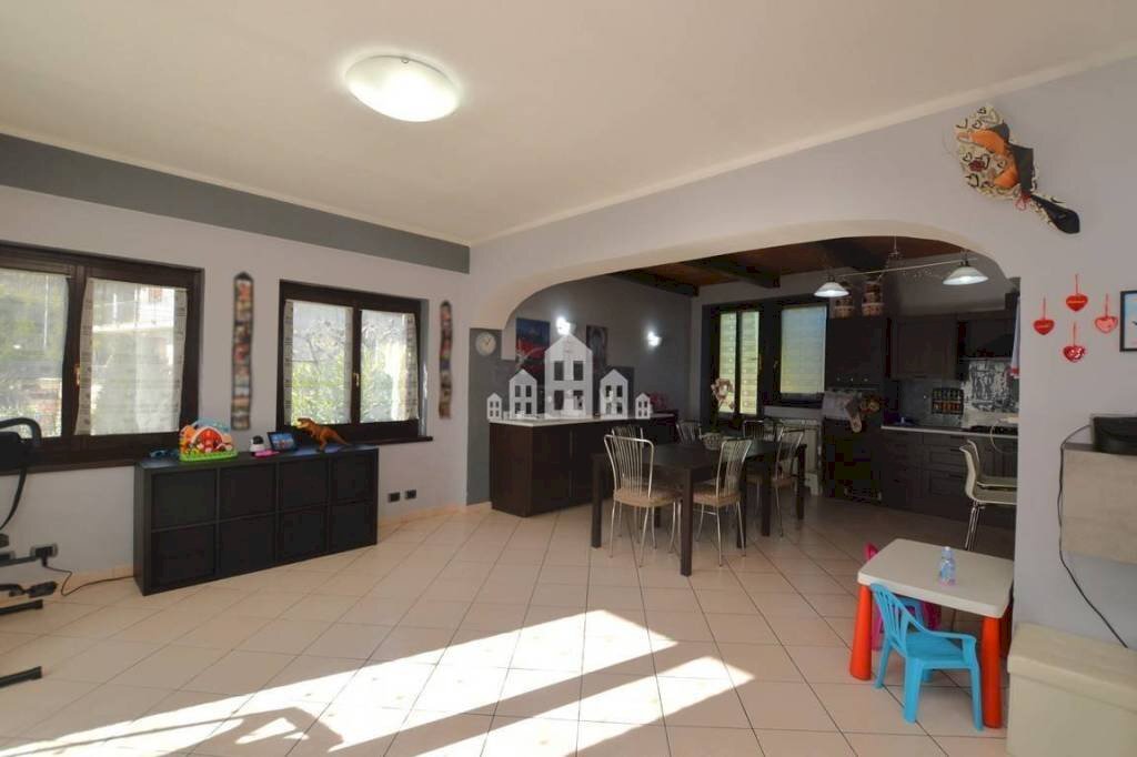 Salone - Casa indipendente Frazione Braida, 22, Canischio - foto 3