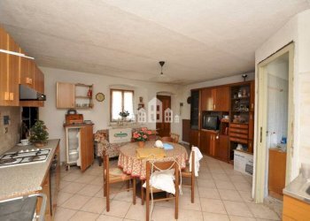 Cucina - Casa indipendente frazione Casetti, 60, Locana - foto 17