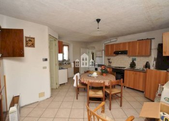 Cucina - Casa indipendente frazione Casetti, 60, Locana - foto 18