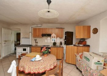 Cucina - Casa indipendente frazione Casetti, 60, Locana - foto 20