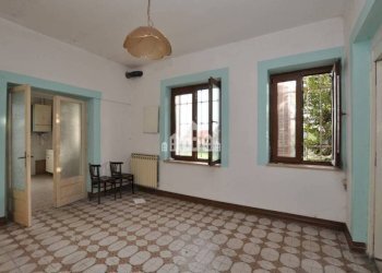 Stanza non arredata - Independent house Frazione Sant'Antonio, 132/4, Castellamonte - photo 10