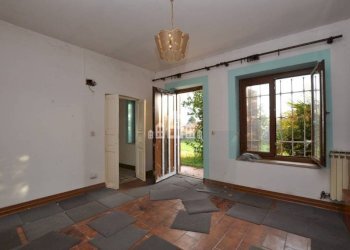 Stanza non arredata - Independent house Frazione Sant'Antonio, 132/4, Castellamonte - photo 12