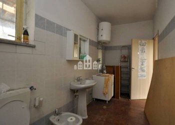 Bagno - Independent house Frazione Sant'Antonio, 132/4, Castellamonte - photo 15
